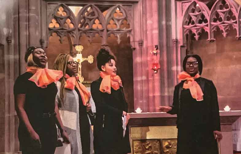Die 4 Frauen des Gospel Chors Holy Kathleen während eines Konzertes in der Kapelle des Straßburger Mutterhauses